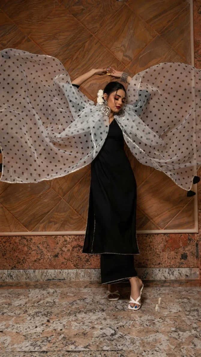 Black Rayon Kurta Suit Set With Organza Dupatta - Image 2